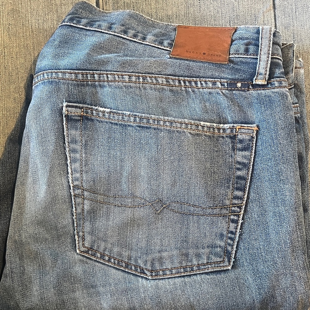 Lucky Brand Light Blue Jeans with Brown Accents
